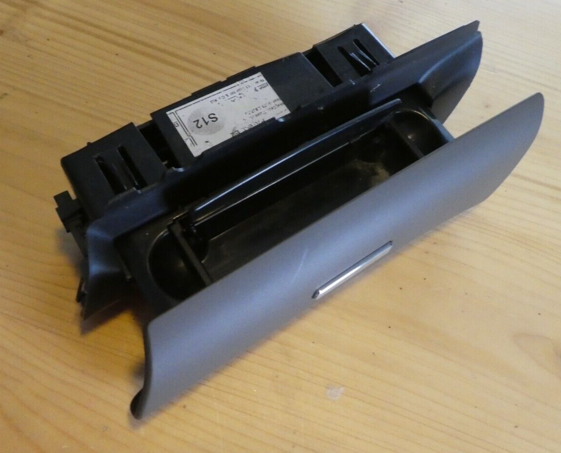 Porsche Cayenne 92A Staufach Hinten Links 7P5857951 Braun ORIGINAL gebraucht - Umbra ORIGINAL gebraucht - Aschenbecher