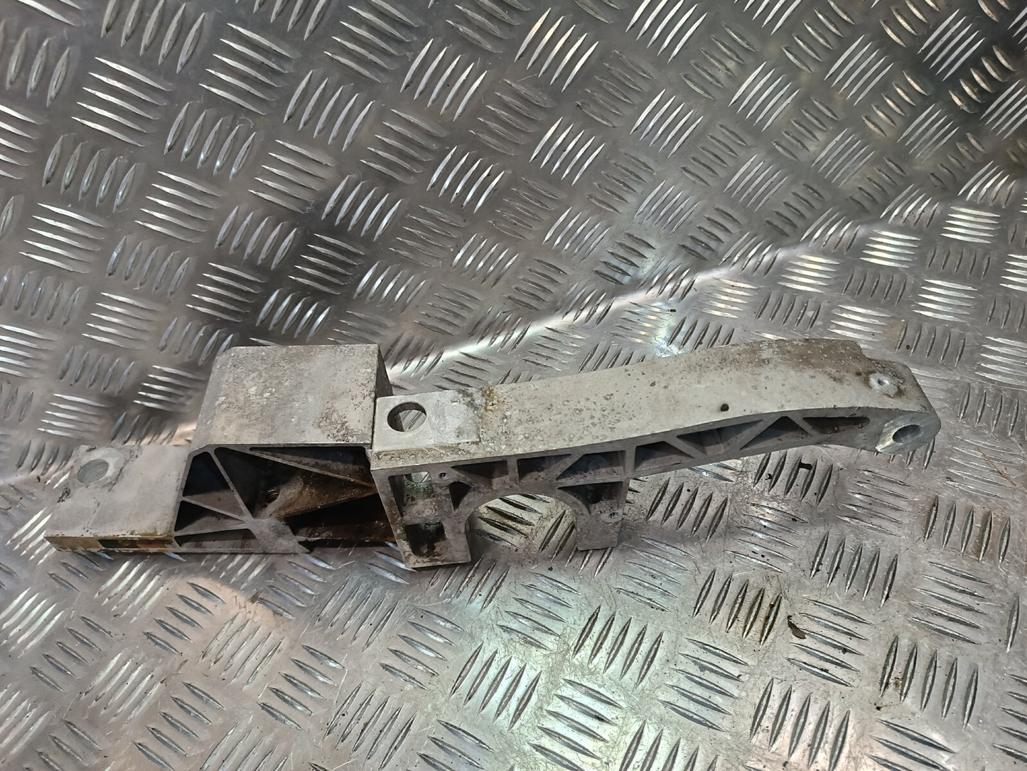 Porsche Panamera 970 Motorhalter Träger Motorträger ORIGINAL gebraucht - 97034111308