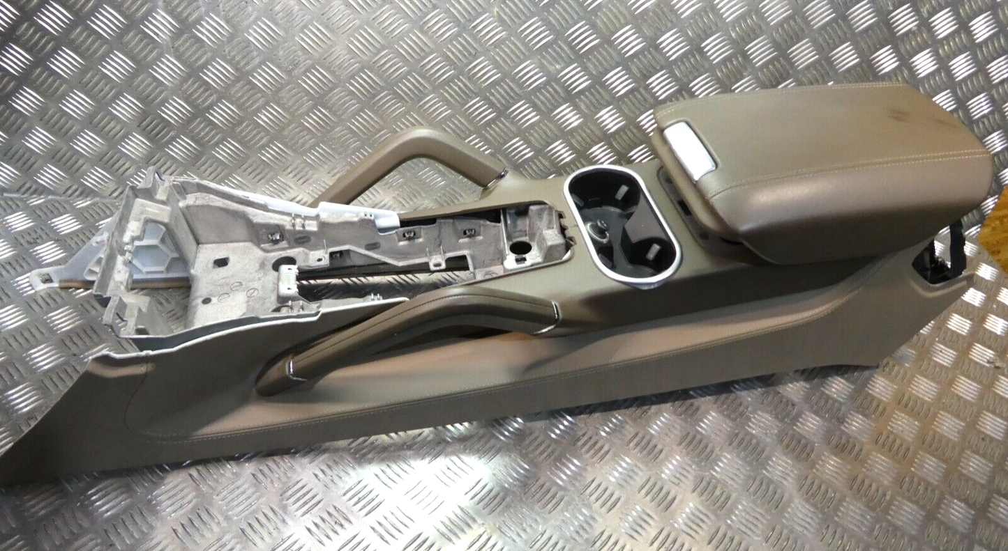 Porsche Cayenne 92A komplette Farbe: Tartufo ORIGINAL gebraucht - Armlehne