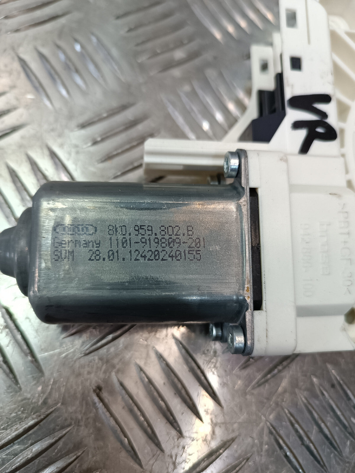 Porsche Cayenne S 92A Vorne Rechts Motor 8K0959802B ORIGINAL gebraucht - Fensterhebermotor