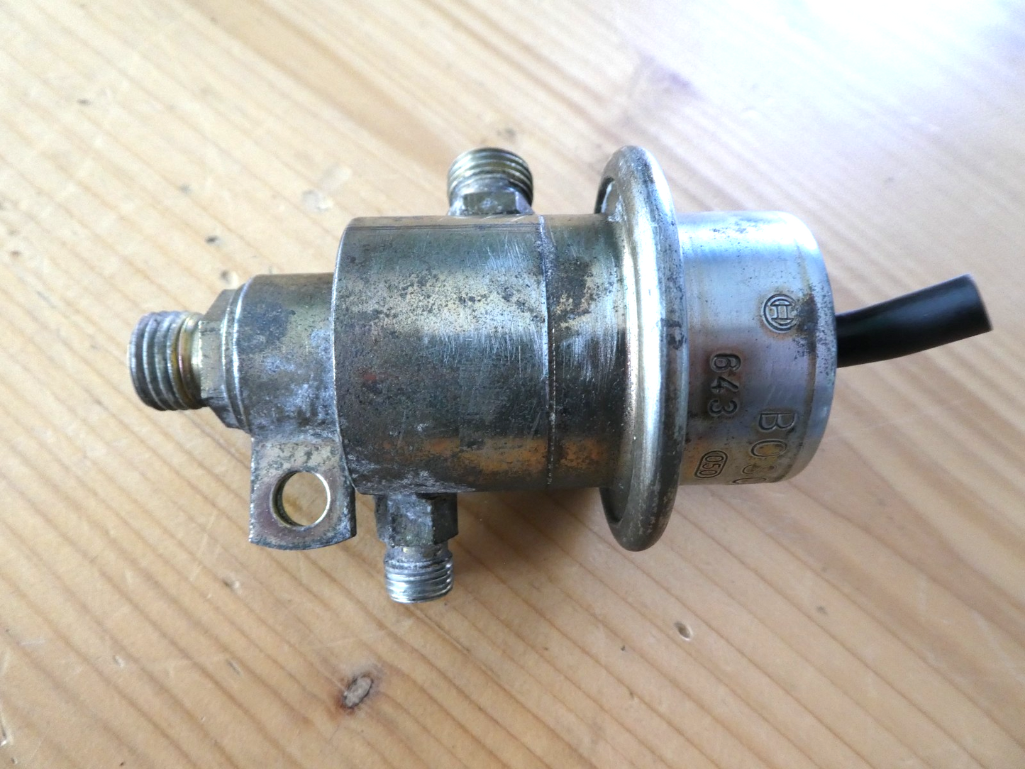 Mercedes-Benz C126 W126 Membrandämpfer Druckregler K-Jetronic BOSCH ORIGINAL gebraucht - 0438161013