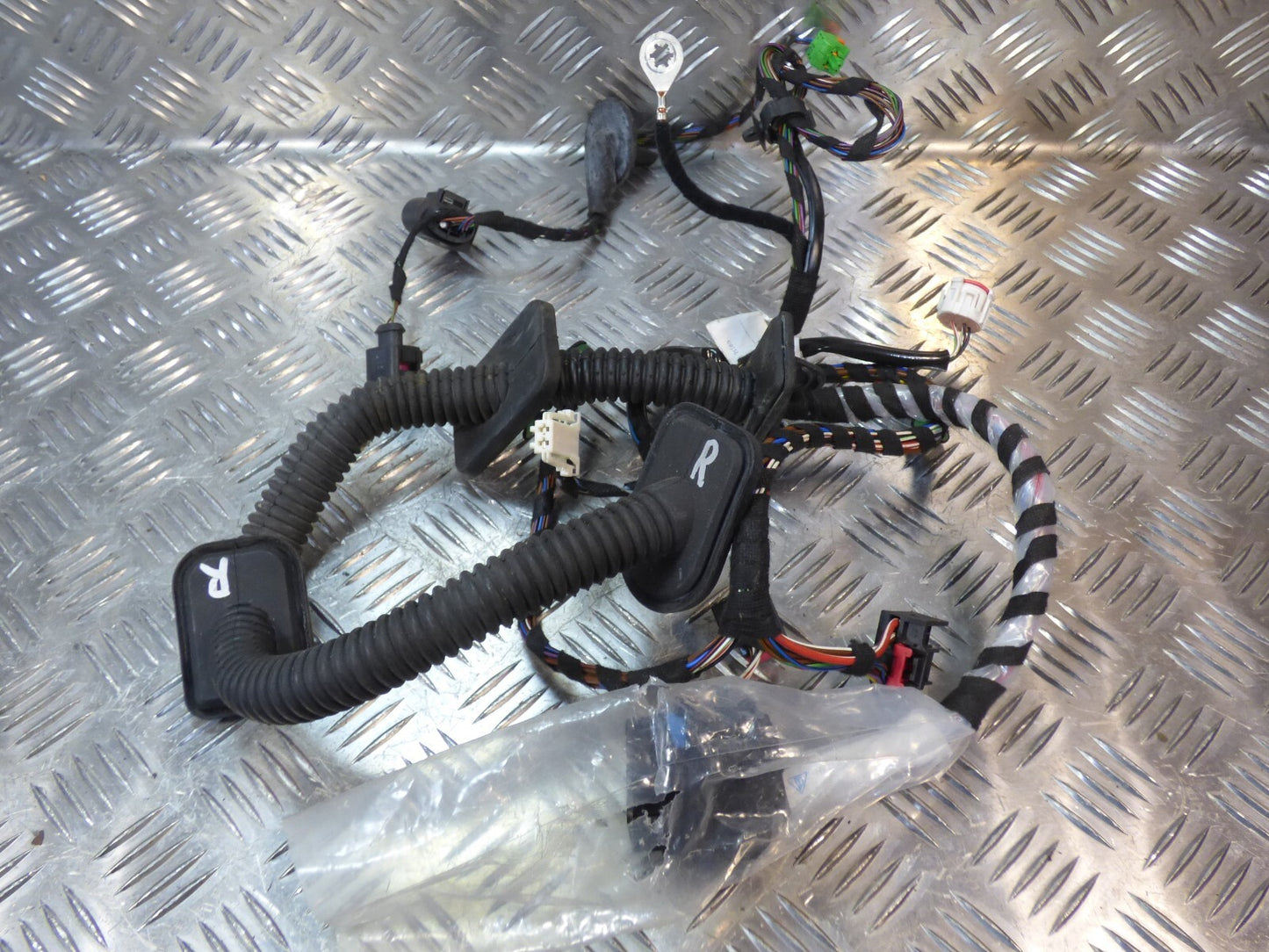 Porsche Boxster Cayman 987 997 N/S RIGHT DOOR WIRING LOOM 997.612.601.57 ORIGINAL gebraucht - RHD