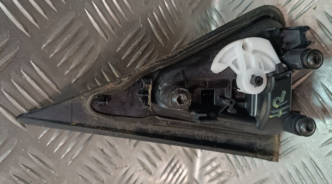 Renault Zoe 2022 Handgriff Hinten Tür Griff Rechts ORIGINAL gebraucht - 826067946R