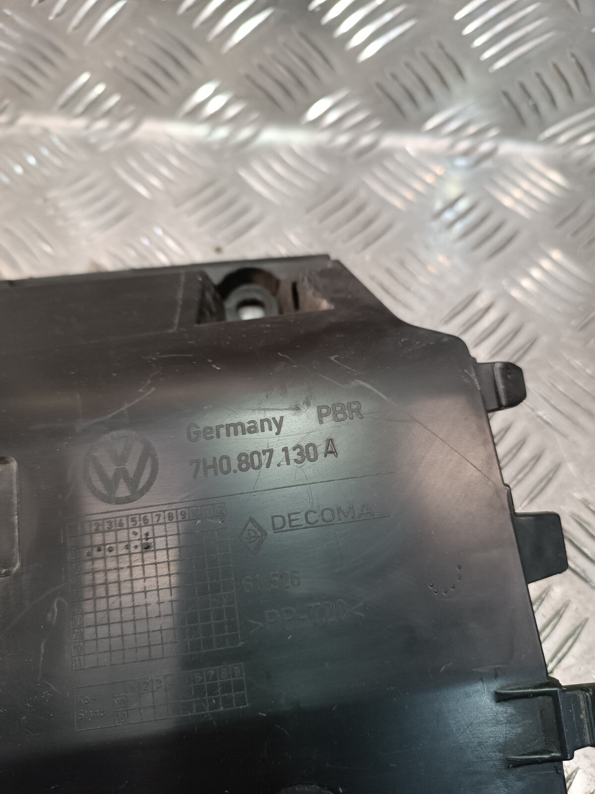 VW T5 1.9 TDI Blende Stoßstangenecke Halter Rechts 7H0807130A ORIGINAL gebraucht - Transporter