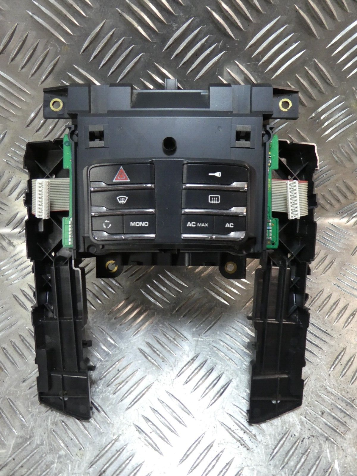 Porsche Cayenne 92A Bedieneinheit Vorne mitte 7P5907044S ORIGINAL gebraucht - Klimabedienteil