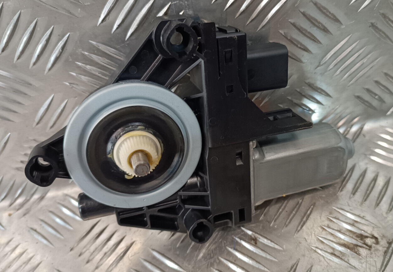 Jeep Grand Cherokee WK2 Fensterhebermotor vorne links 150124 931401104 ORIGINAL gebraucht - WR12743