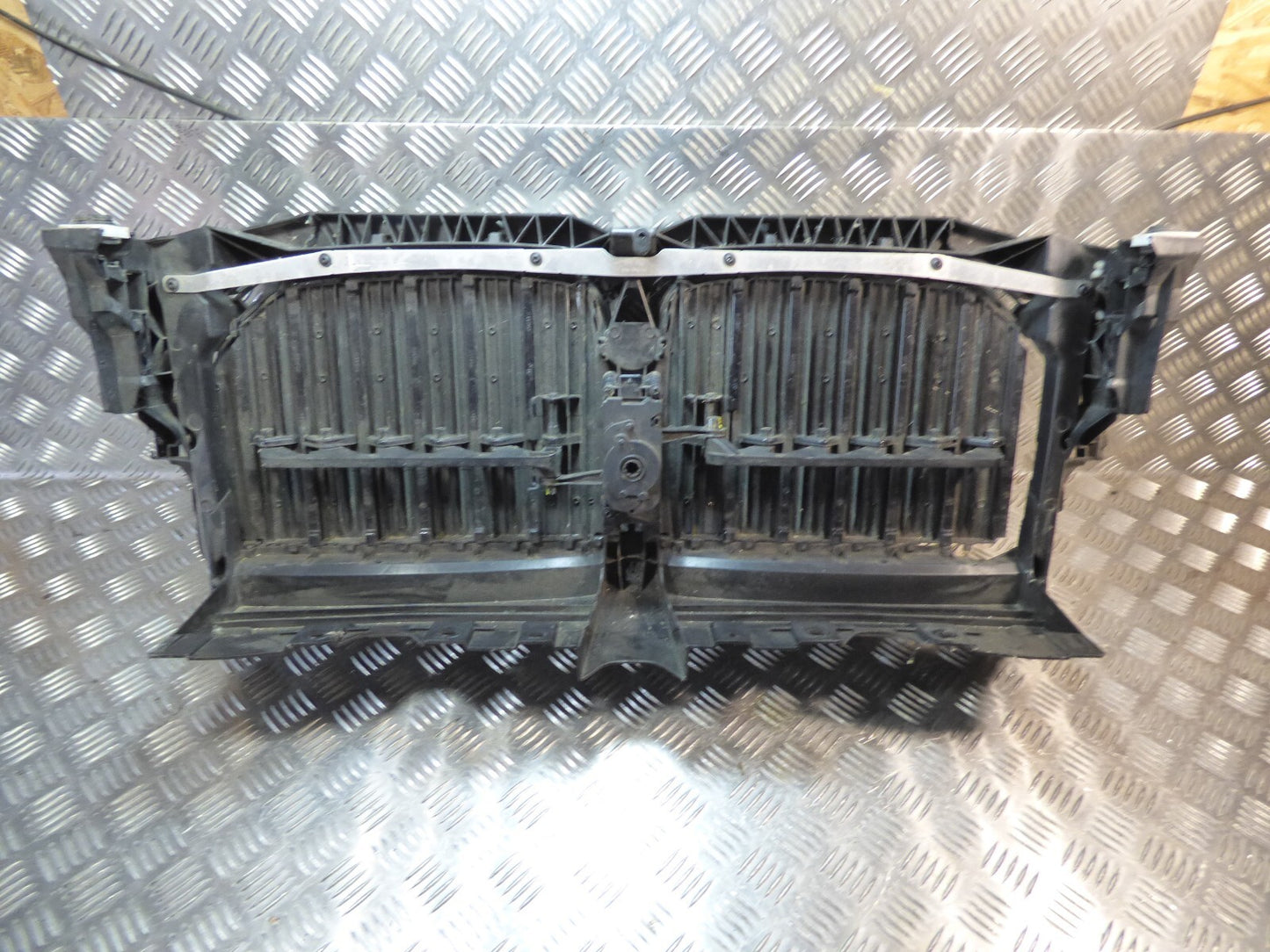 BMW X5 G05 2022 Kühlergrill Entlüftungsklappe Kühlergitter 226775 ORIGINAL gebraucht - Frontgrill
