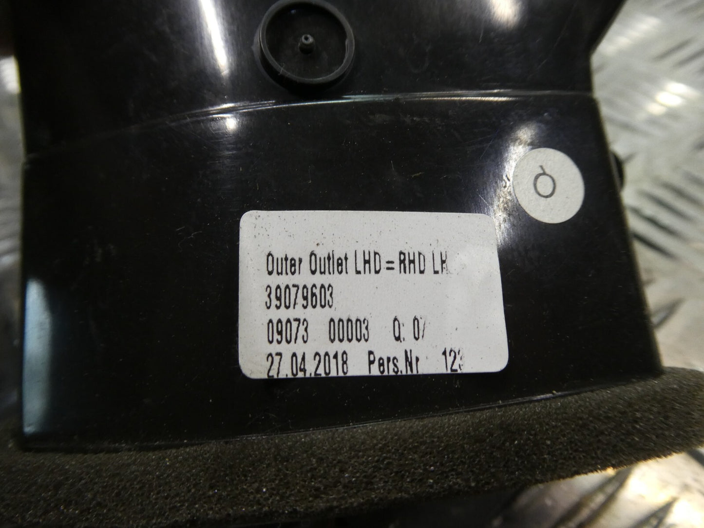 OPEL ASTRA K Luftdüse Luftströmer Aussen Links GM schwarz ORIGINAL gebraucht - 39079603