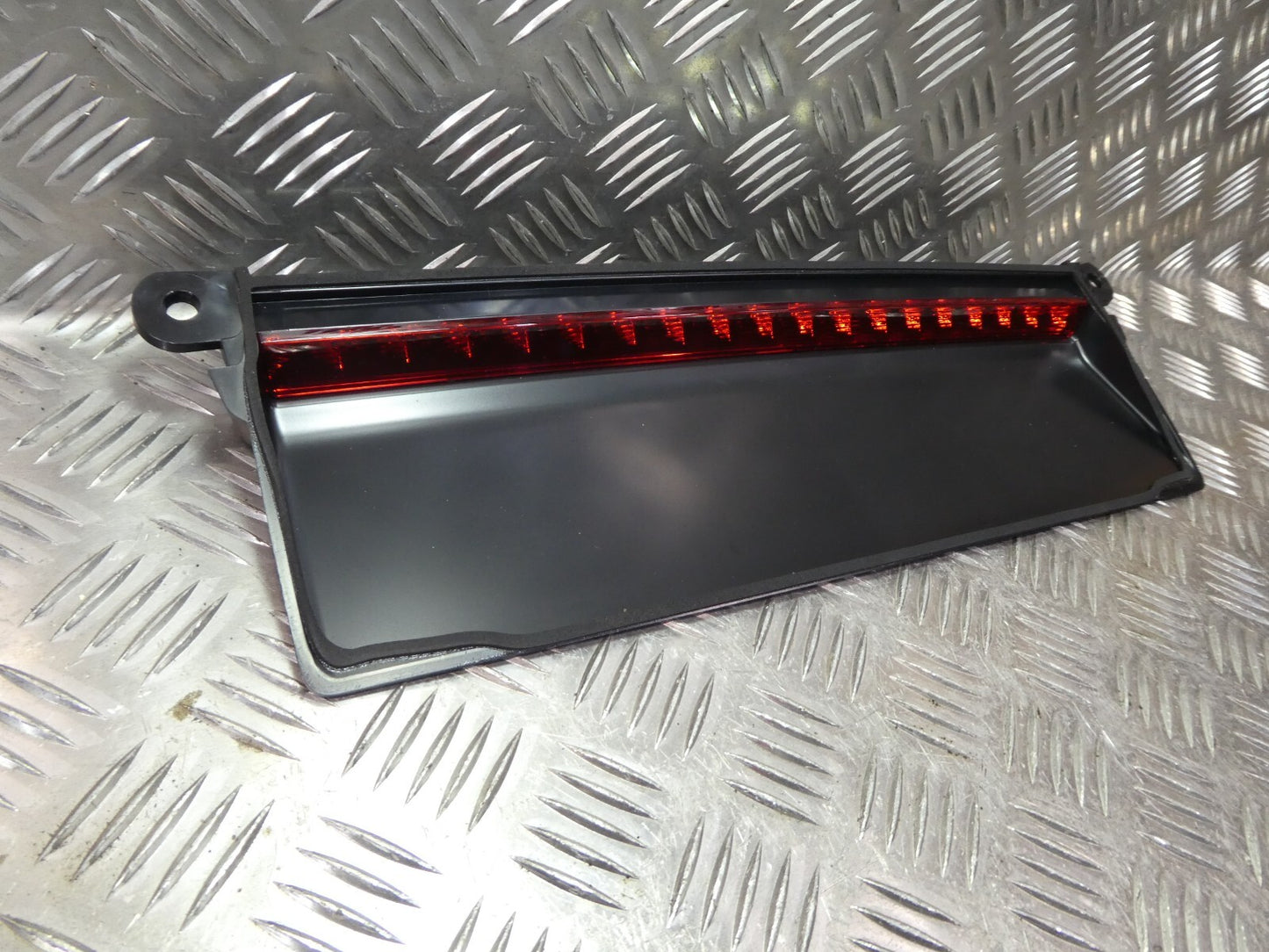 Porsche Panamera 970 Bremsleuchte Zusatzleuchte ORIGINAL gebraucht - 97063105004