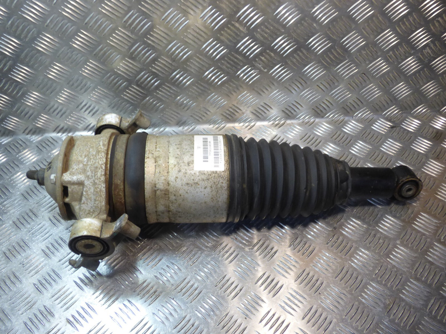 Porsche Cayenne 92A Stoßdämpfer hinten rechts 7P5616020R 7P5616504R ORIGINAL gebraucht - Luftfahrwerk