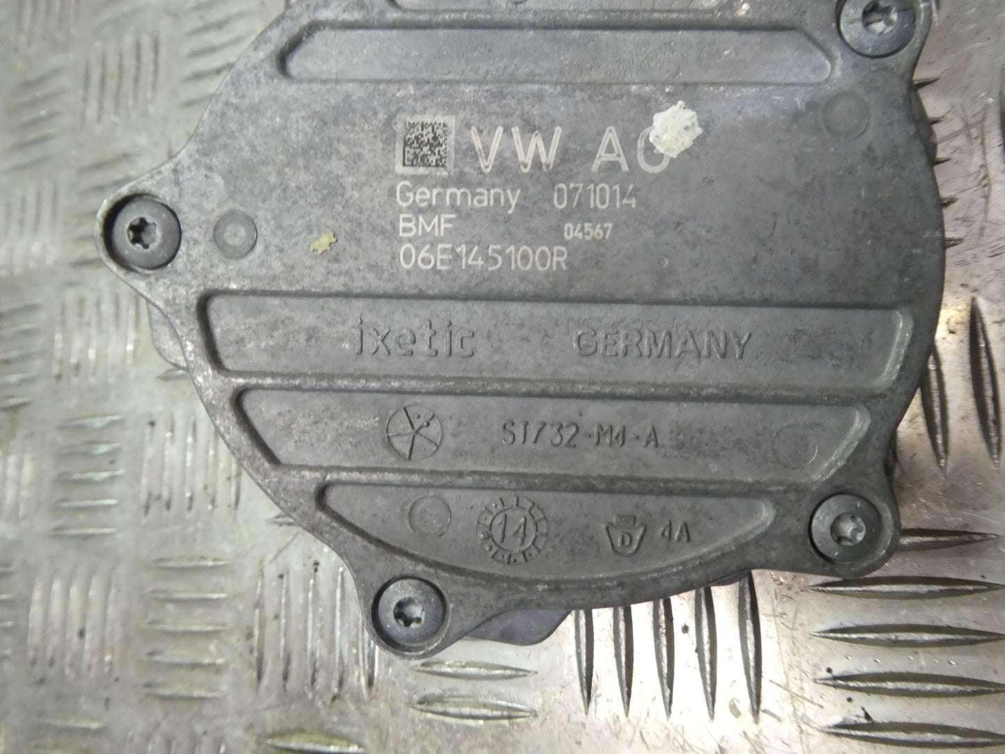 Porsche 3.0 E-Hybrid Unterdruckpumpe Bremsanlage 06E145100R ORIGINAL gebraucht - Panamera