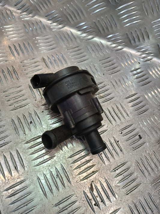 Porsche Panamera 970 Original Zusatzwasserpumpe Zirkulationswasser gebraucht - 97057255100