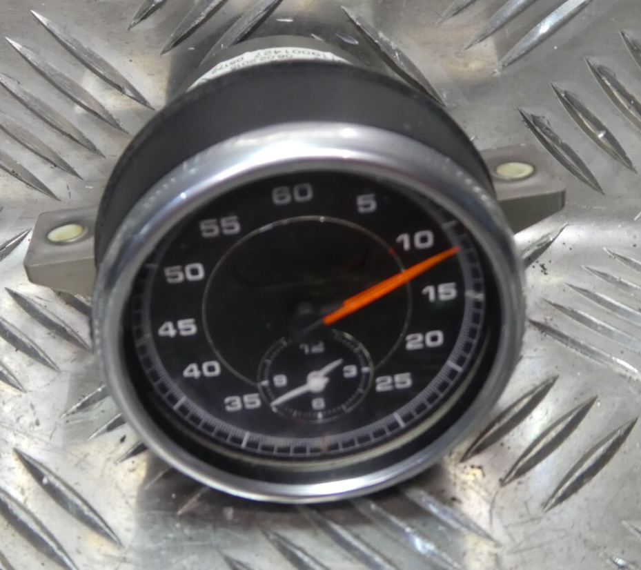 Porsche Macan 95B -Uhr-Chronometer 7P5919203E ORIGINAL gebraucht - Armaturenbrett