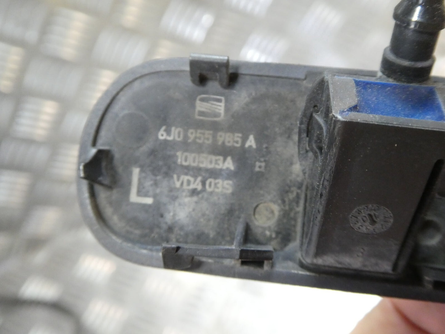 Porsche Cayenne 92A Waschdüse für beheizbar Links 6J0955985A ORIGINAL gebraucht - Windschutzscheibe