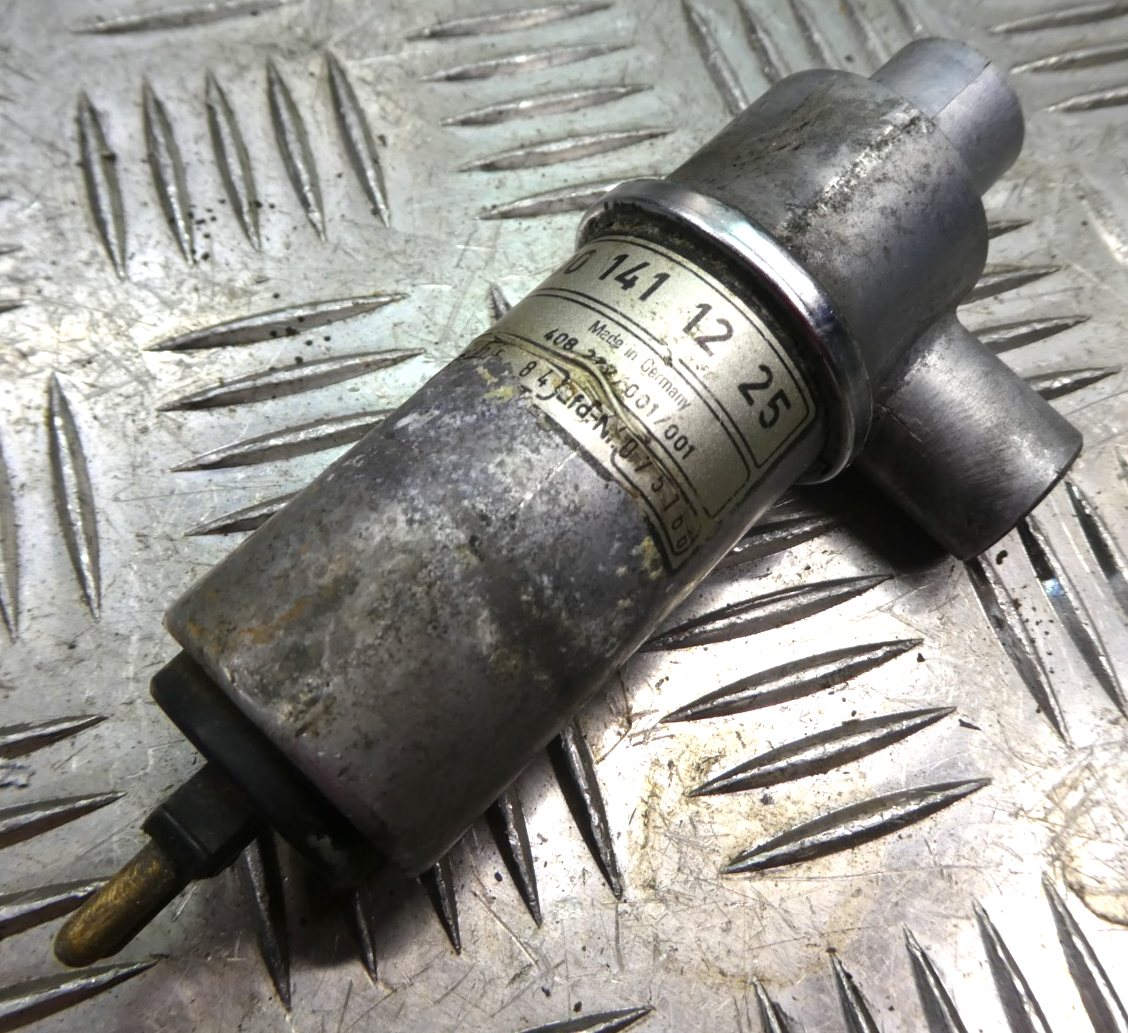 Original Mercedes-Benz W126 C126 Leerlaufregler Leerlaufregelventil gebraucht - 0001411225