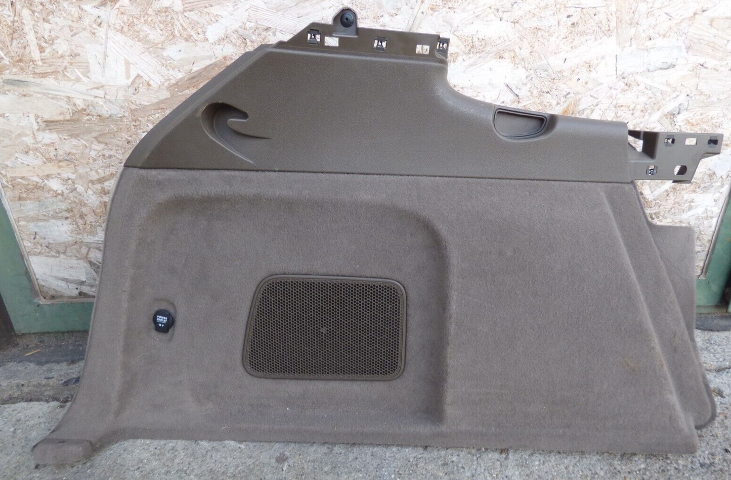 Porsche Cayenne 92A hinten links Kofferraum 7P5867037Q Brau ORIGINAL gebraucht - Seitenverkleidung