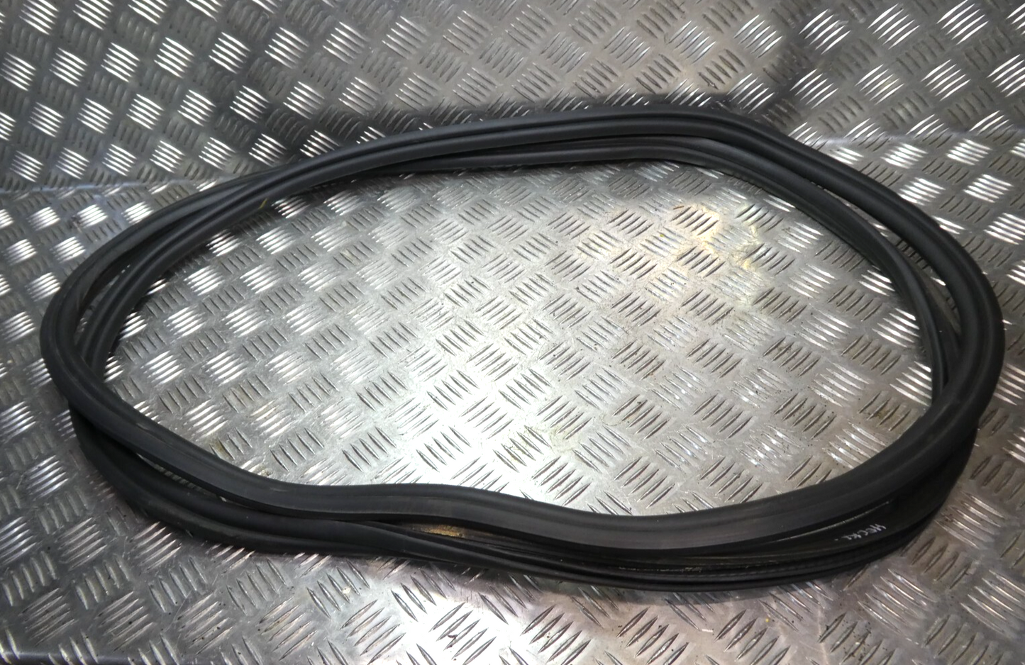 Porsche Macan 95B für Heckklappe Heckklappendichtung 95B827705J ORIGINAL gebraucht - Dichtung