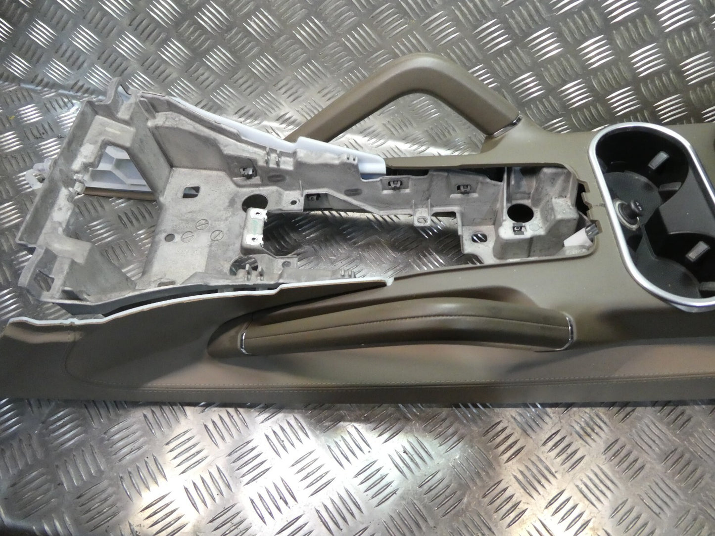 Porsche Cayenne 92A komplette Farbe: Tartufo ORIGINAL gebraucht - Armlehne