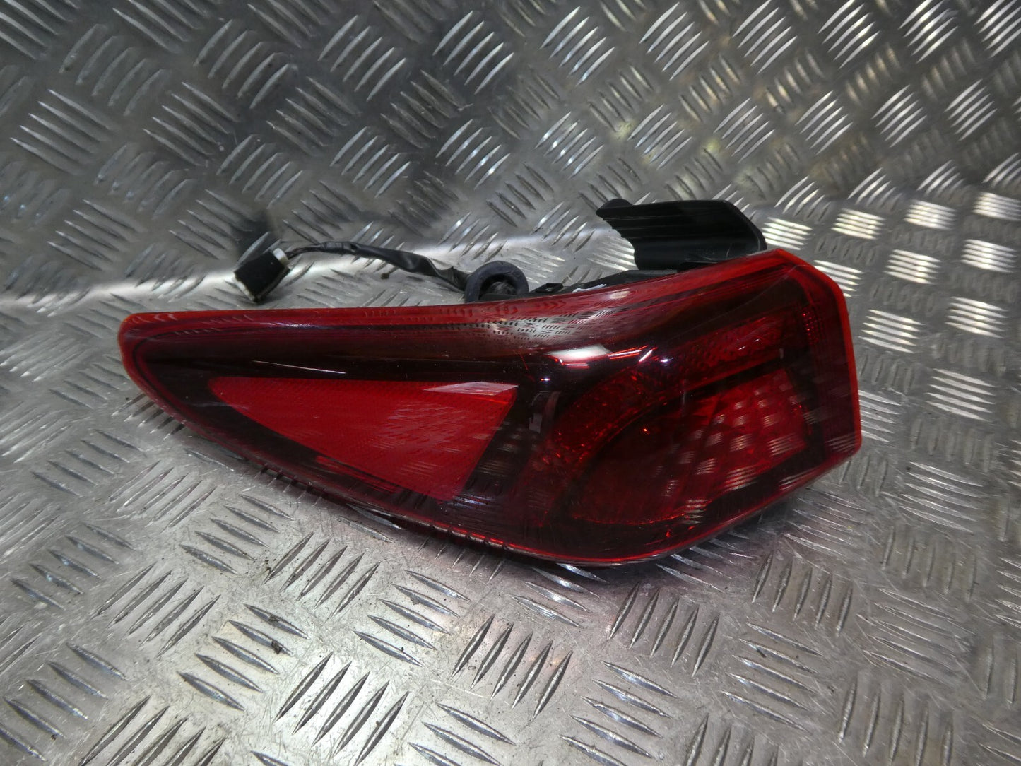 Hyundai Kona EV OSE OS OSI 2022 MK1 Rückleuchte LED Links ORIGINAL gebraucht - 92401J9500