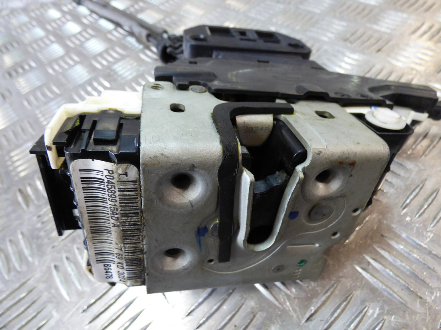 Jeep Cherokee KL 2015 Türschloss hinten links ORIGINAL gebraucht - P04589915AD