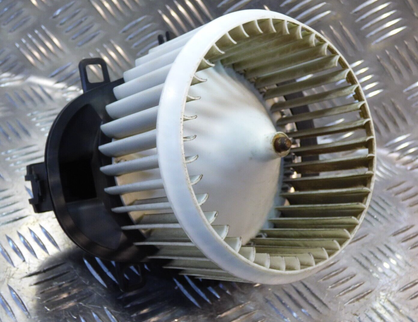 Orig Porsche Cayenne 92A Innenraumgebläse Lüftermotor Blower 7P0820021H ORIGINAL gebraucht - Interior