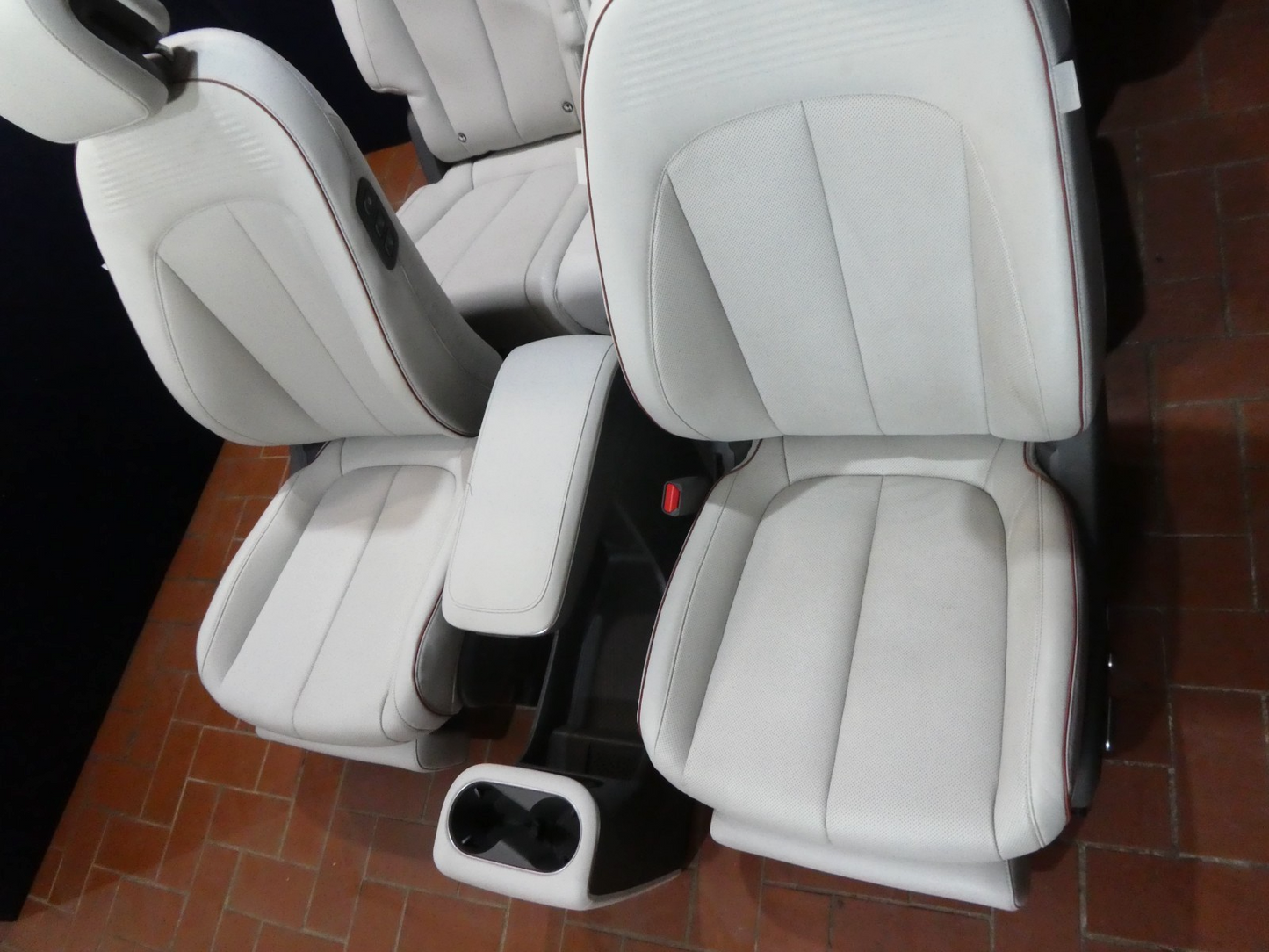 HYUNDAI IONIQ 5 Innen Sitze Weiß leder Voll Astattung wie NEU ORIGINAL gebraucht - austattung
