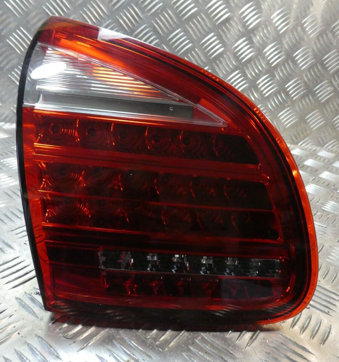 Porsche Cayenne 92A Hinten links innen Rückleuchte USA 7P5945093N ORIGINAL gebraucht - Heckleuchte