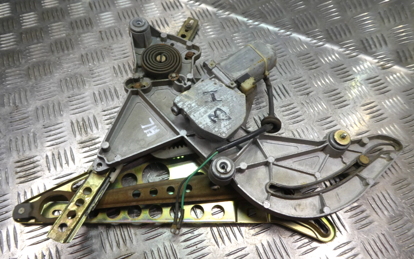 Mercedes-Benz C126 W126 Coupe SEC Fensterheber hinten links mit elktromotor -