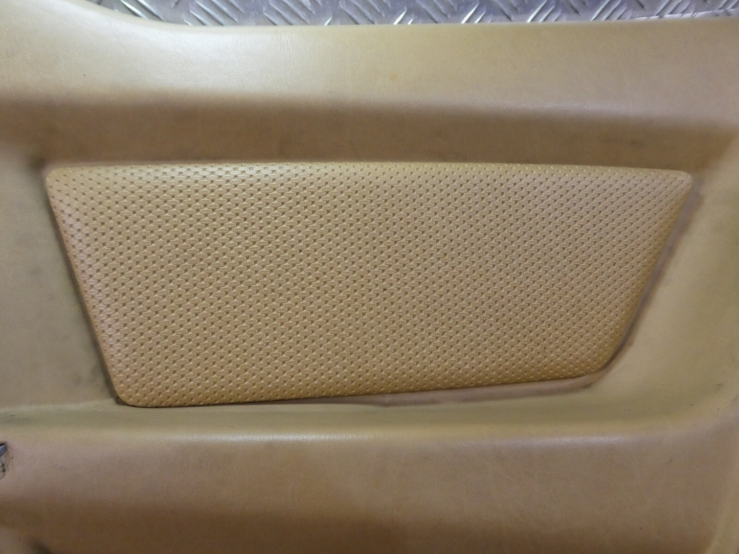 C126 W126 Coupe SEC Coupé Seitenverkleidung hinten Rechts Beige ORIGINAL gebraucht - creme ORIGINAL gebraucht - Mercedes
