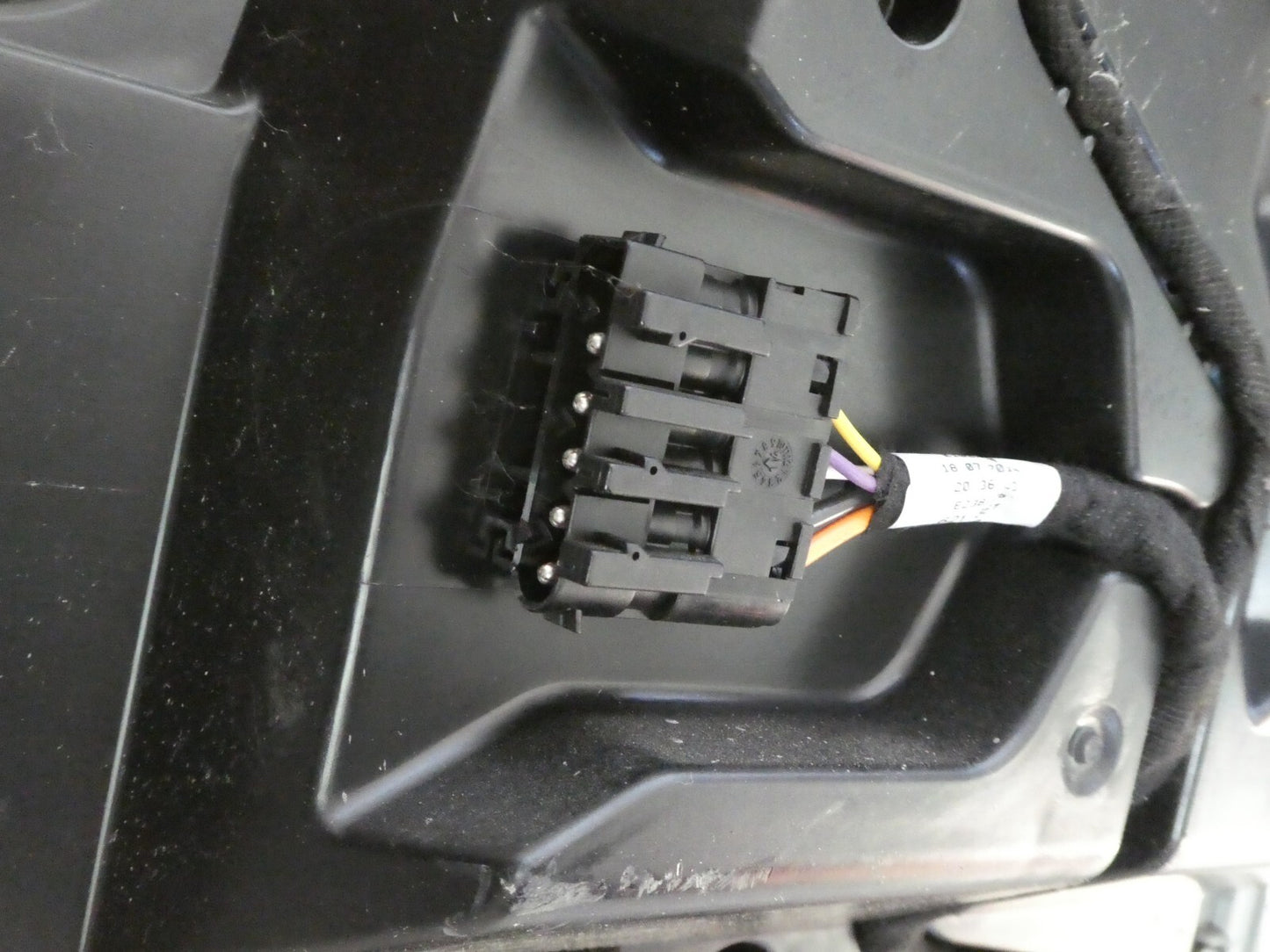 Porsche Panamera 970 BOSE Subwoofer Bass Lautsprecher Soundsystem ORIGINAL gebraucht - 97064557550