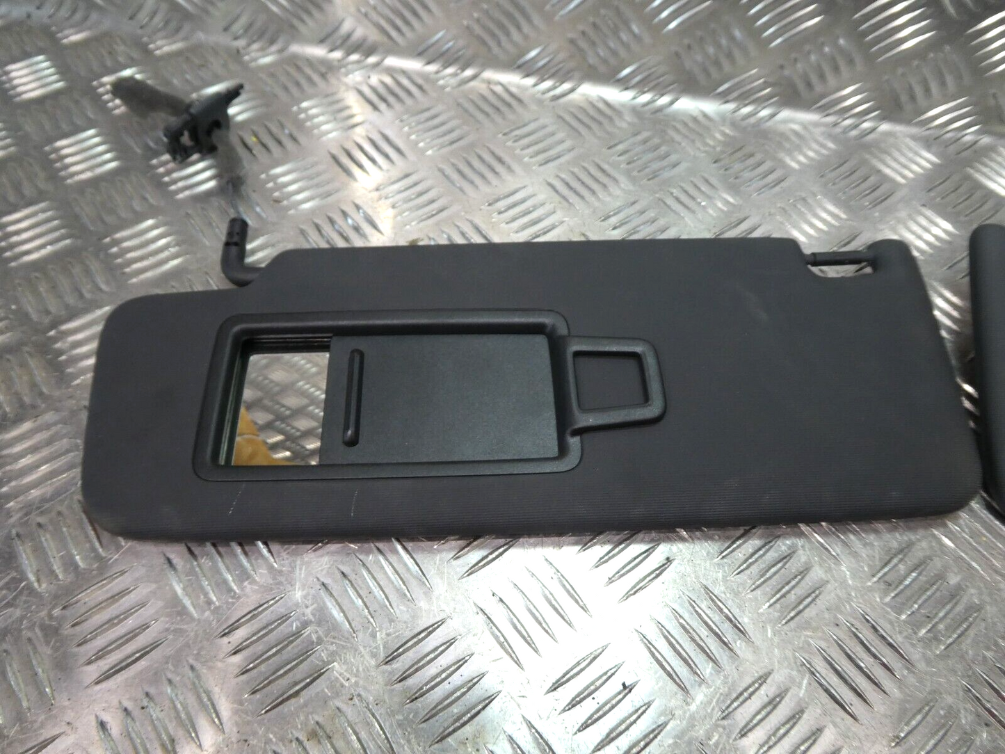 VW ID3 ID.3 1 paar Sonnenblende Links + Rechts schwarz ORIGINAL gebraucht - Volkswagen