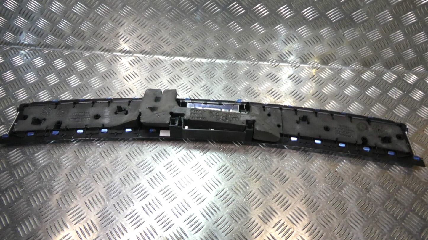 Porsche Cayenne 92A Ladekannte hinten 7P0863459F 7P5863909 7P5863422 ORIGINAL gebraucht - Verkleidung