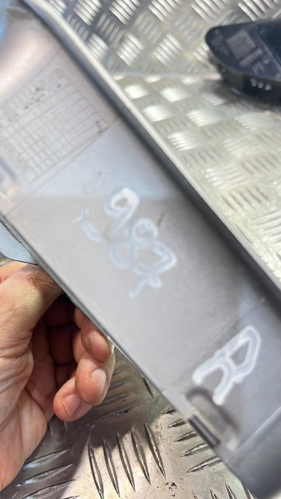 Porsche Cayman Boxster 987 Luftführung Seitenteil Gitter Rama rechts ORIGINAL gebraucht - Lufteinlass