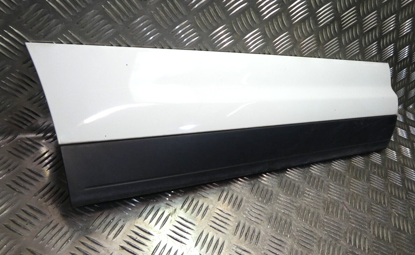 Porsche Cayenne 92A Tür Leiste hinten links unten 7P5837788J weiß ORIGINAL gebraucht - Zierleiste