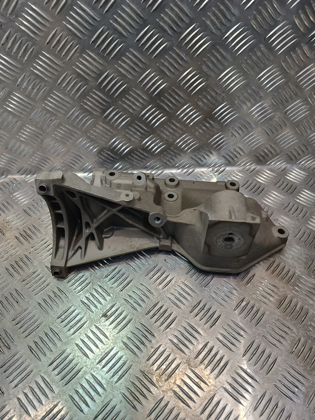 Porsche PANAMERA 970 3.6 V6 Halter Halterung ORIGINAL gebraucht - 9461022250R