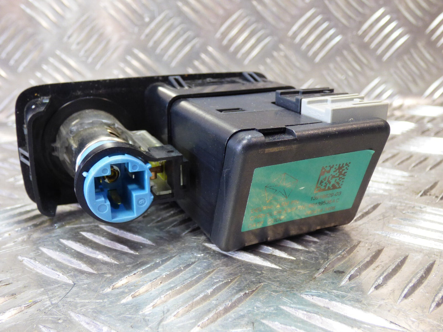 Jeep Cherokee KL Zigarettenanzünder USB SD AUX Connector ORIGINAL gebraucht - 68139536AC