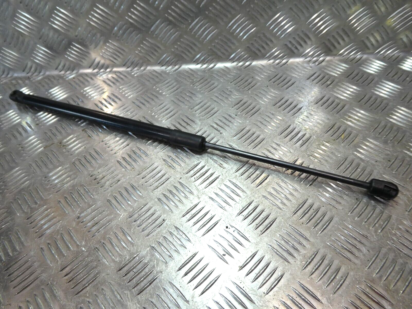 VW ID3 ID.3 Original Gasdruckdämpfer Satz für Heckklappe 10A827550A gebraucht - Volkswagen
