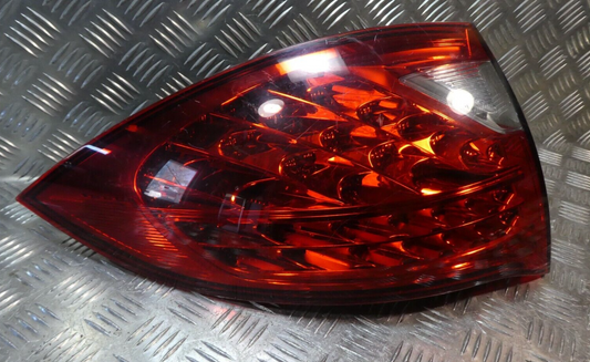 Porsche Cayenne 92A Hinten links außen Rückleuchte LED 7P5945095G ORIGINAL gebraucht - Heckleuchte