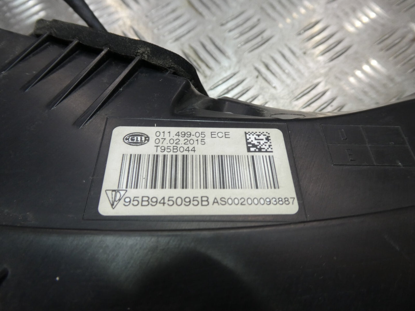 Porsche Macan S 95B 2015 Rücklicht Rückleuchte Hinten Links 95B945095B gebraucht - Original