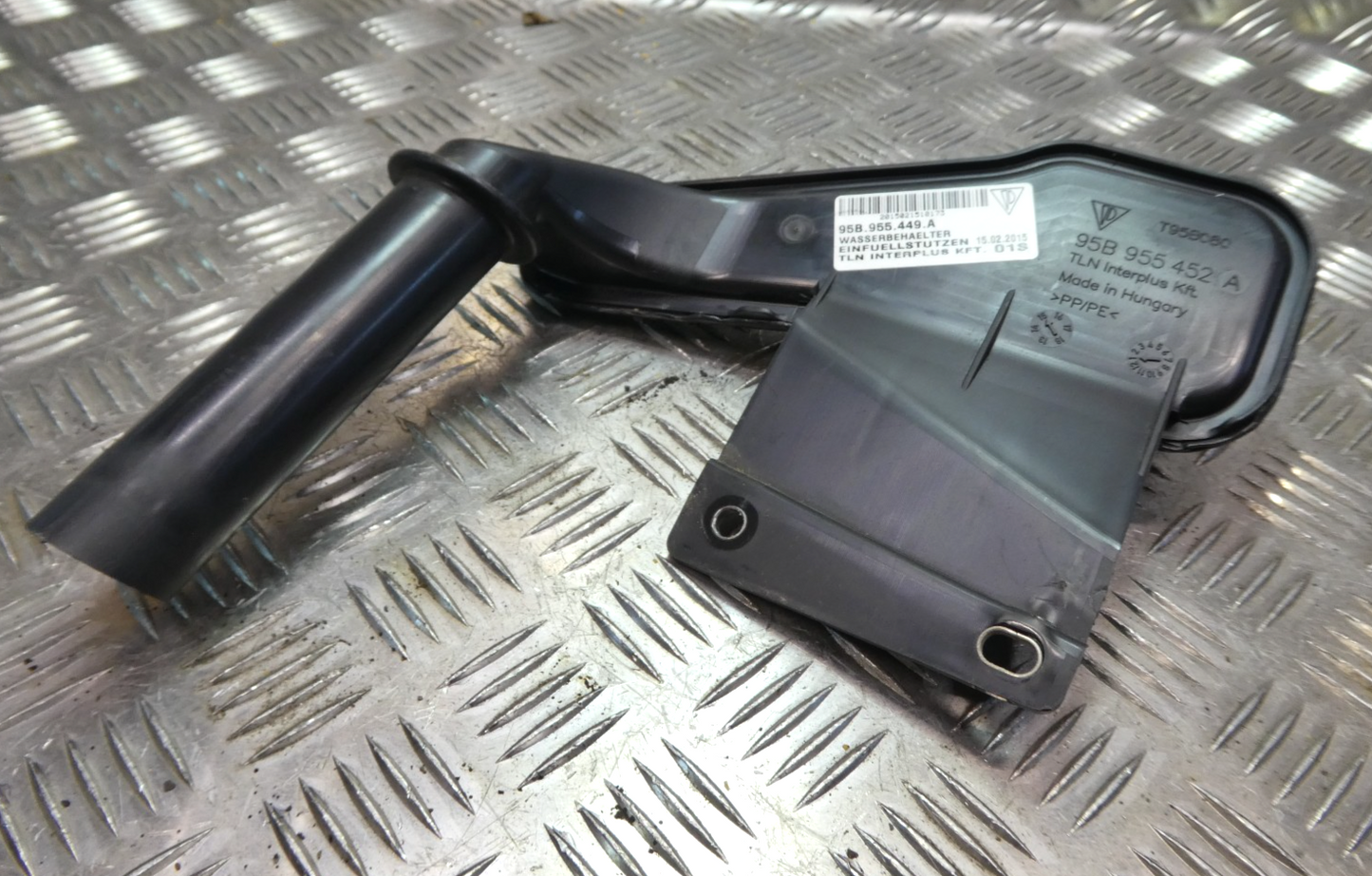 Orig PORSCHE MACAN 3.0 TDI EINFÜLLSTUTZEN TANK 95B955449A 95B955452A ORIGINAL gebraucht - WASCHANLAGE