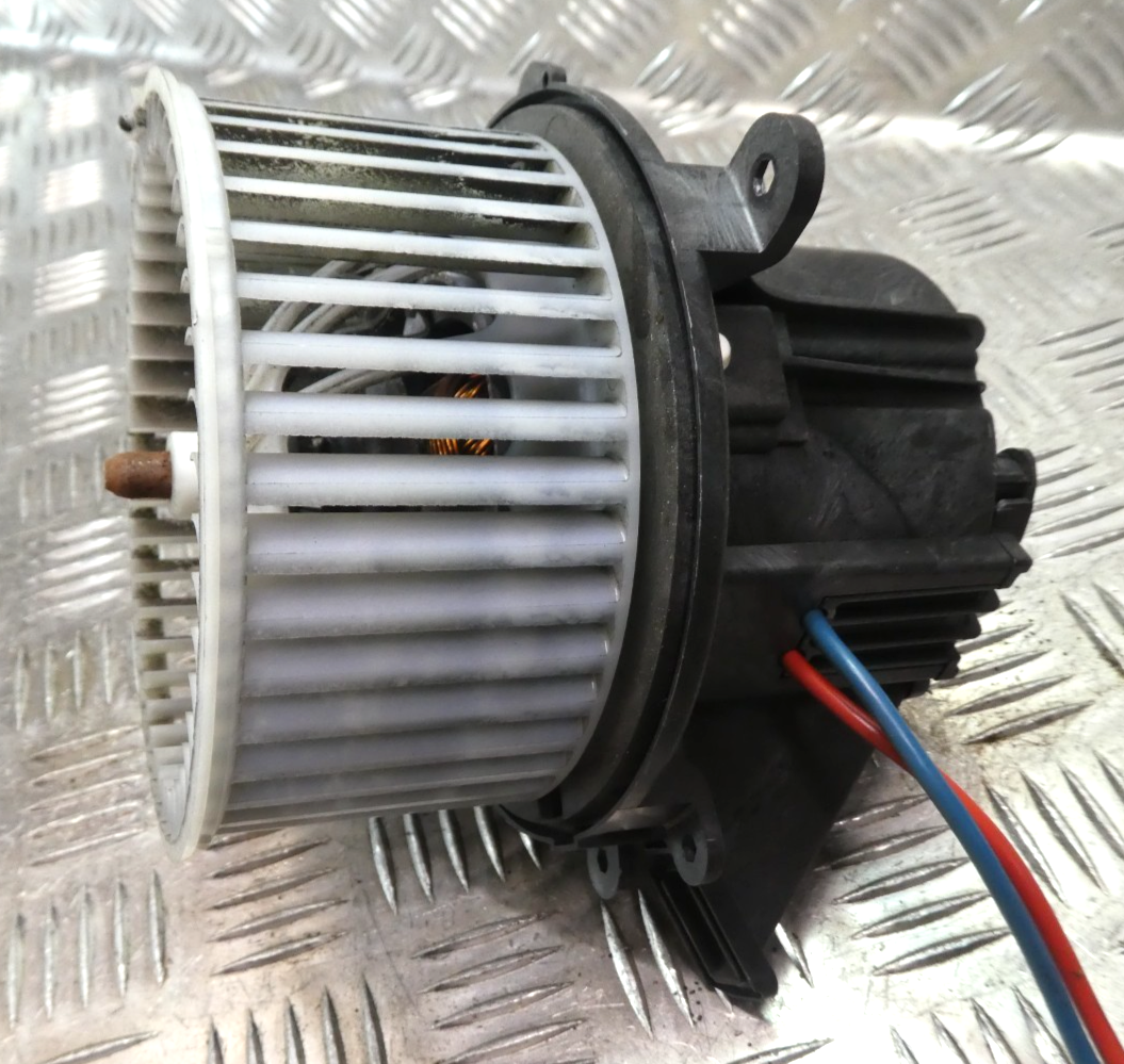 Porsche 3.0 E-Hybrid Gebläsemotor Heizungsmotor Lüftermotor ORIGINAL gebraucht - Panamera
