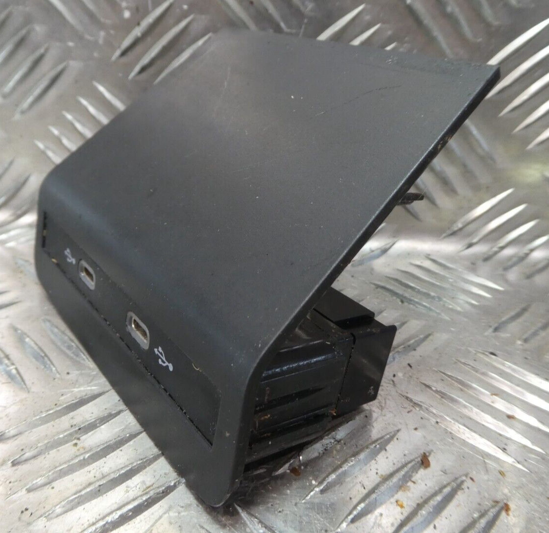 VW ID3 Pro 10A863099 5NA035736 Doppel 2x USB-Buchse Slot Port USB-C ORIGINAL gebraucht - Volkswagen
