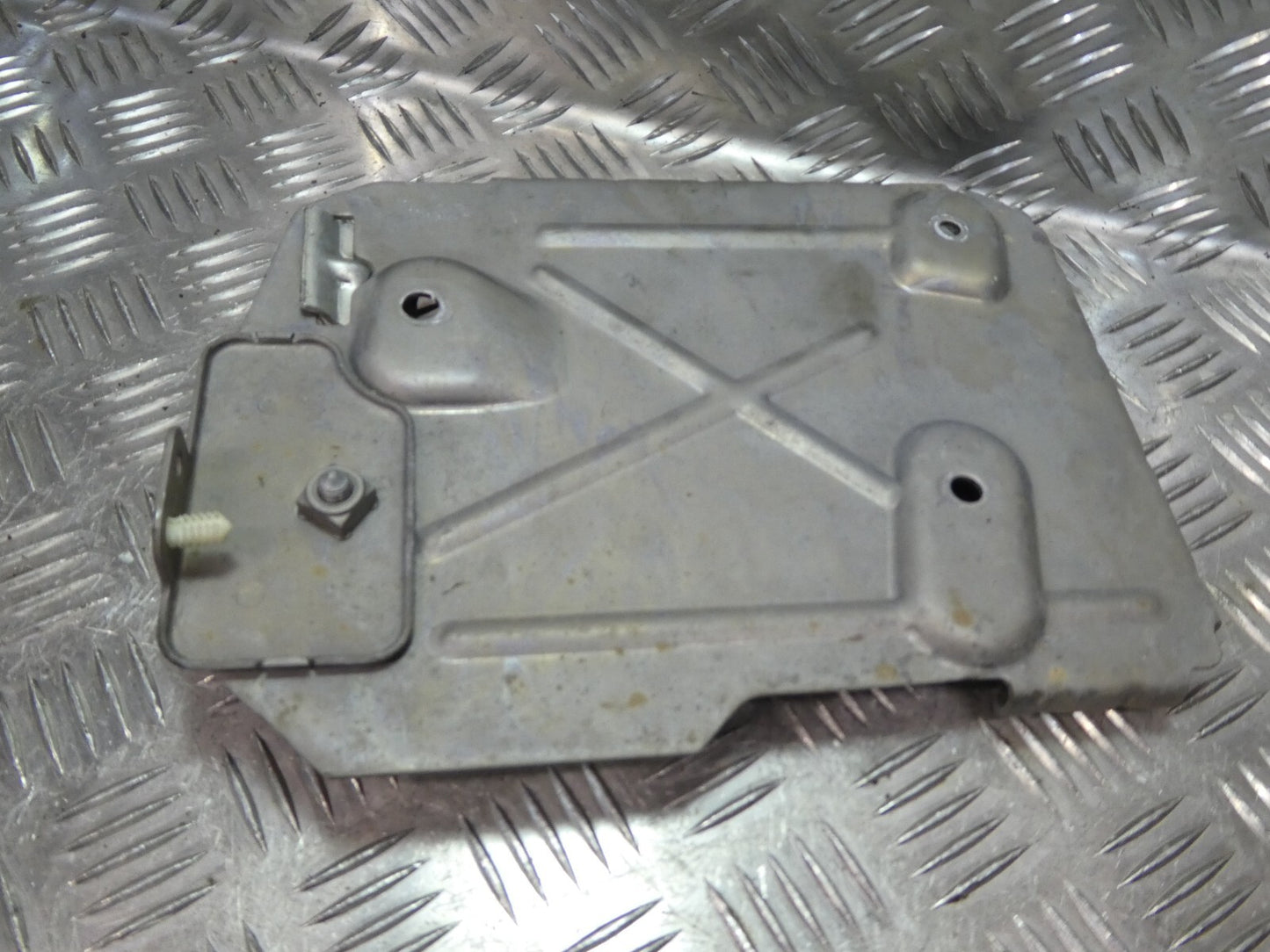 VW ID3 Pro Batteriekasten Batteriehalter 1EA915331C ORIGINAL gebraucht - Volkswagen