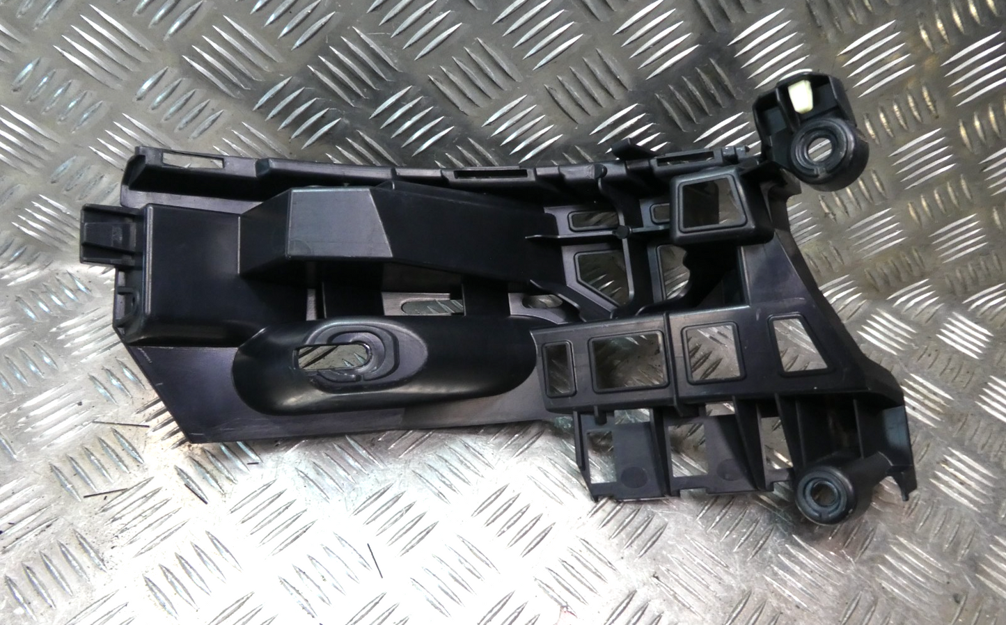 PORSCHE MACAN 2014-18 Stoßstangenhalter hinten links ORIGINAL gebraucht - 95B807483