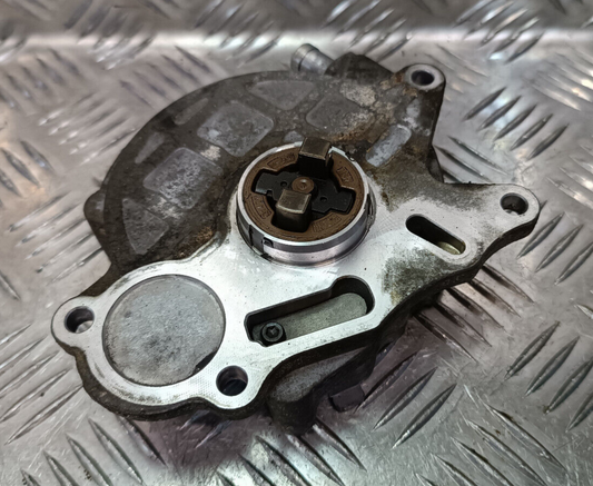 VW T5 2.0 TDI CAA Vakuumpumpe Unterdruckpumpe 03L145100F ORIGINAL gebraucht - Transporter