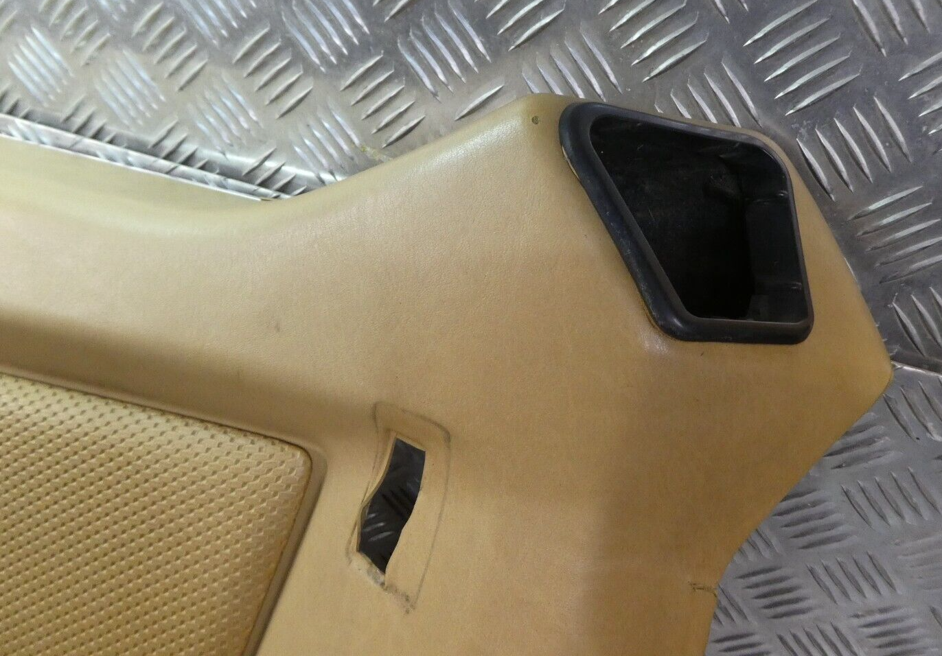 C126 W126 Coupe SEC Coupé Seitenverkleidung hinten Links Beige ORIGINAL gebraucht - creme ORIGINAL gebraucht - Mercedes