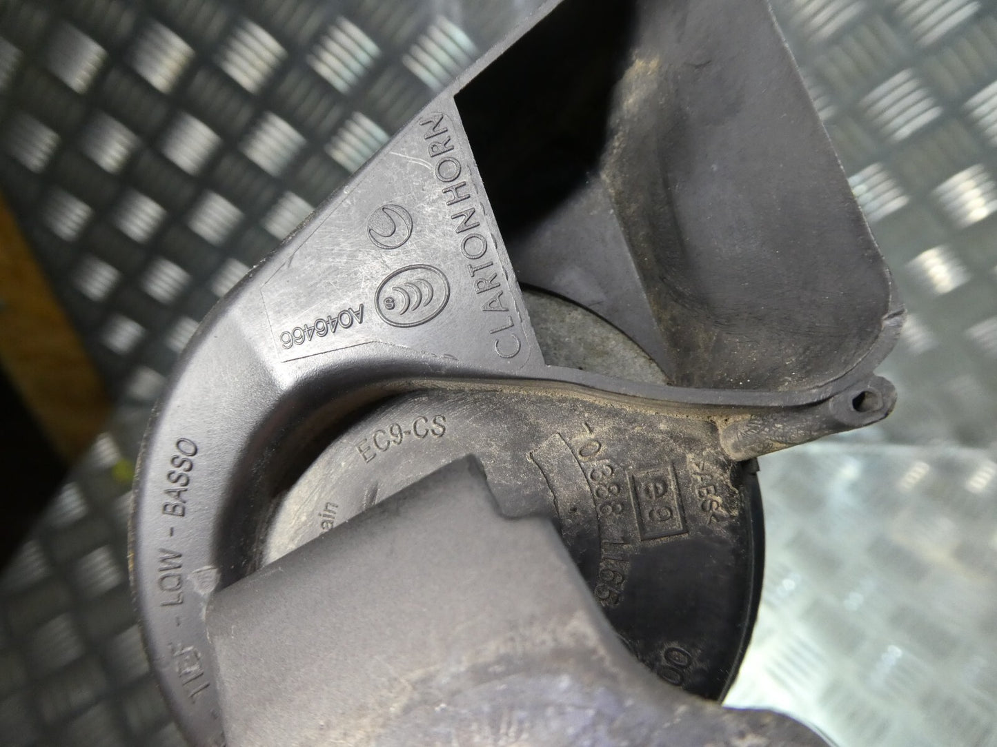 Porsche Cayenne S 92A 4.8 Hupe Fanfare Tiefton 7P6951221A ORIGINAL gebraucht - - Signalhorn