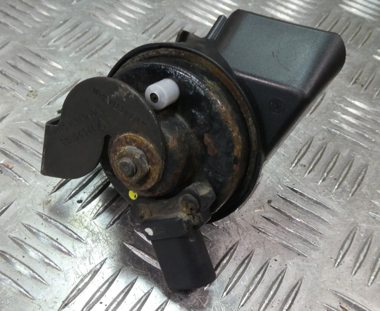 Porsche Cayenne 92A Hupe Fanfare Tiefton 7P6951221A ORIGINAL gebraucht - Signalhorn