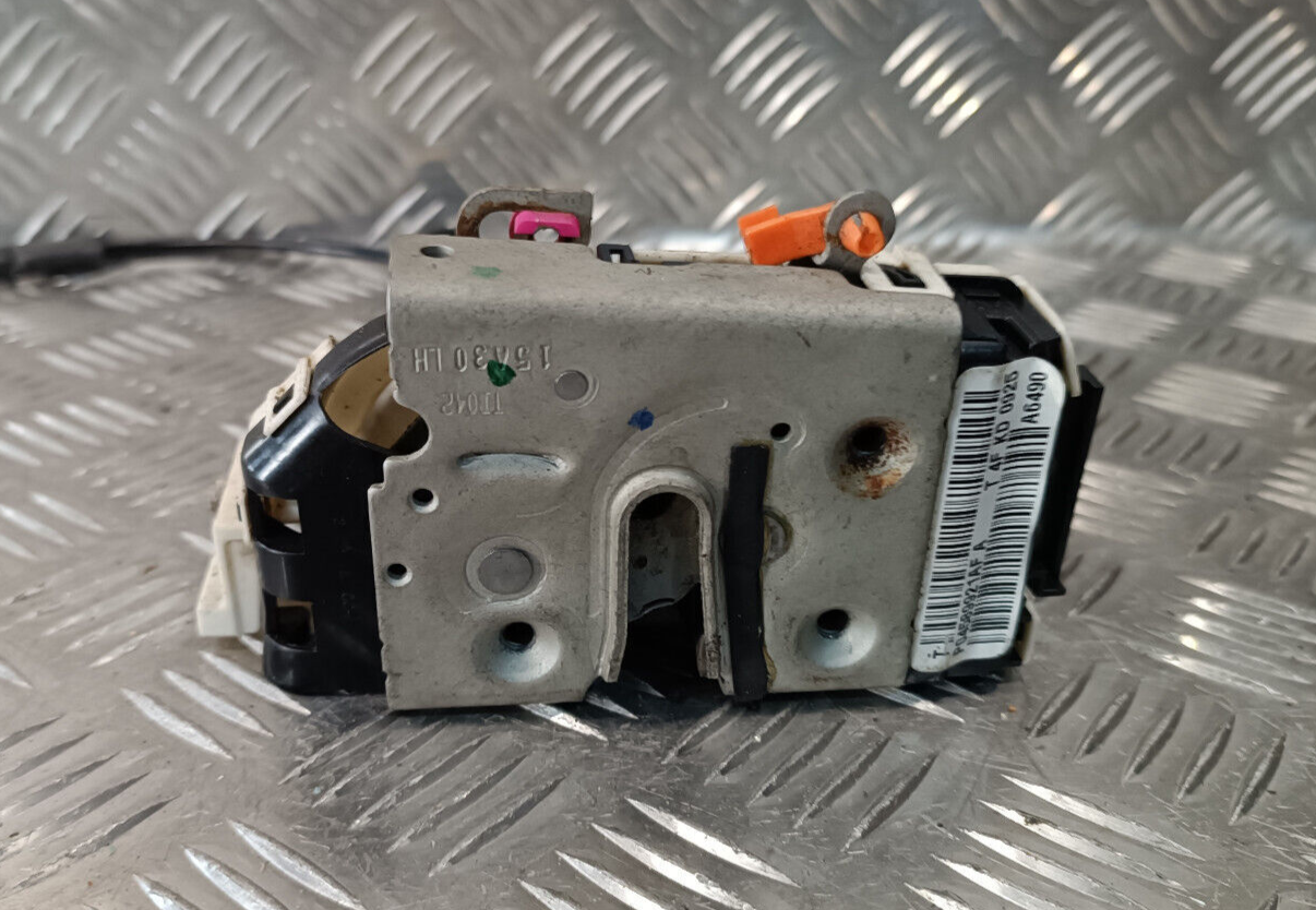 Jeep Grand Cherokee WK2 Türschloss Türschloß Vorne links ORIGINAL gebraucht - P04589921AF