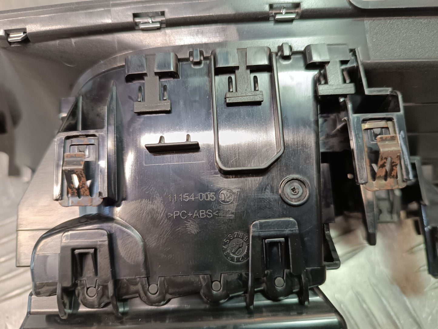 Renault Zoe 2022 Original Luftdüse Verkelidung Mittel 11154005 11153006 gebraucht - 11413000